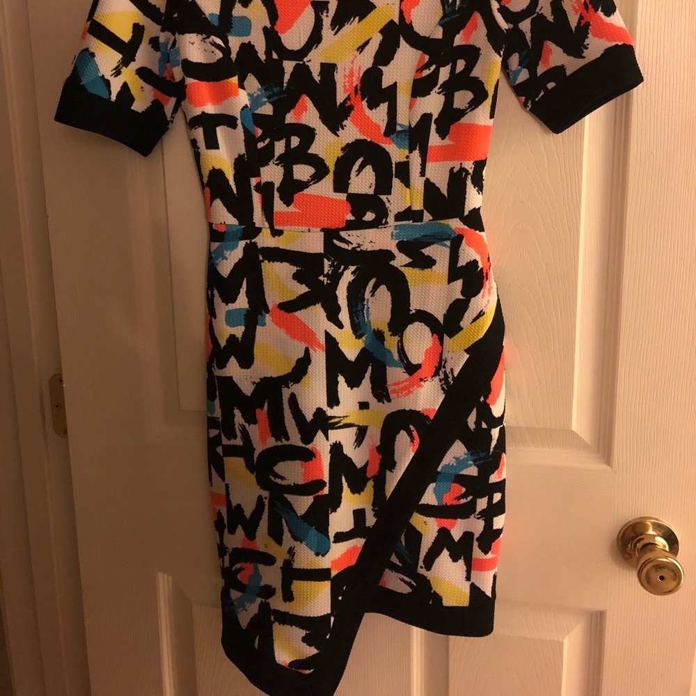 Abstract Dress! - Picture 7 of 7